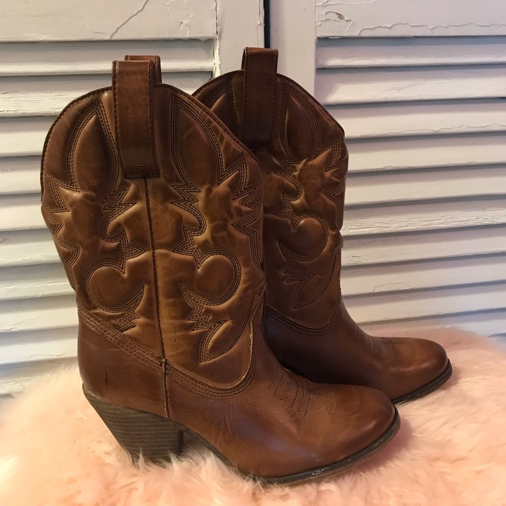 MIA brand cowboy boot